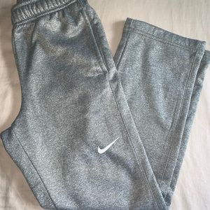 Boys grey Nike sweat pants